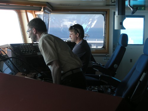 Der Kapitän & der 1. Offizier auf der Brücke