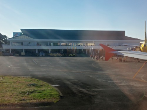 Blick vom Flugzeug auf den neuen Domestic-Terminal des Flughafens Kalibo