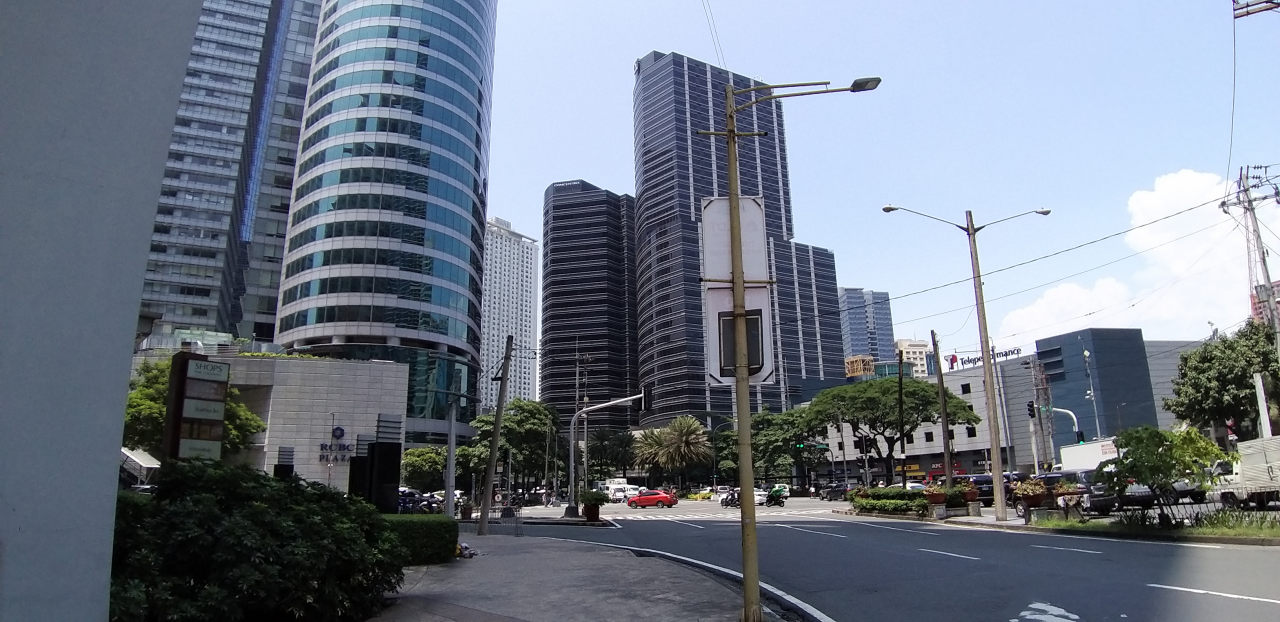 Blick auf die Ayala Avenue