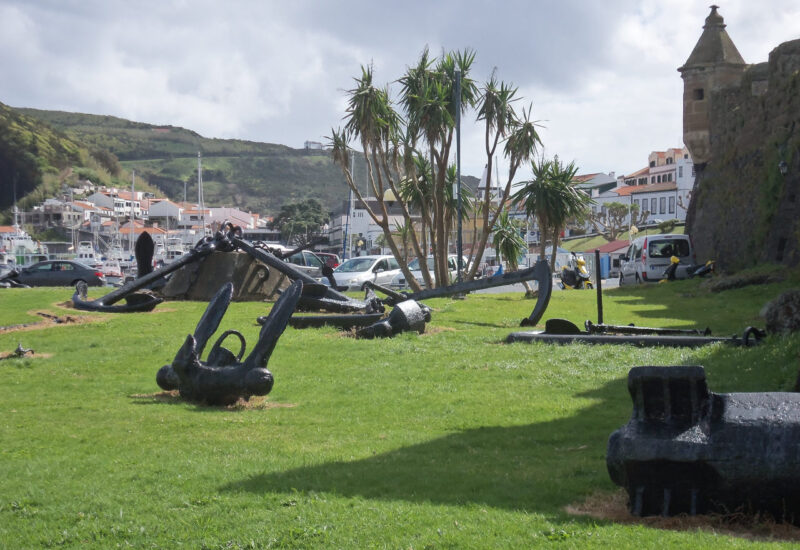 Horta - Fort am Hafen