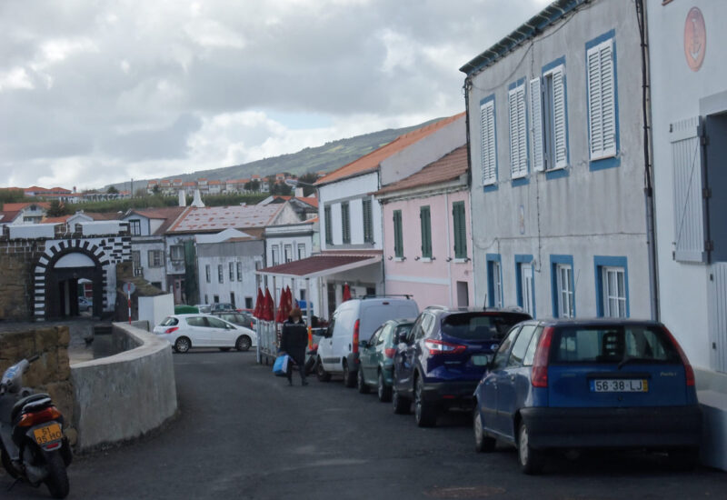 Häuserzeile am Porto do Pim - Horta