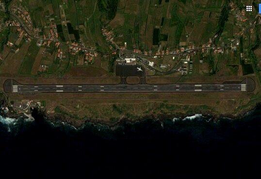 Piste Flughafen Horta ex Google Maps